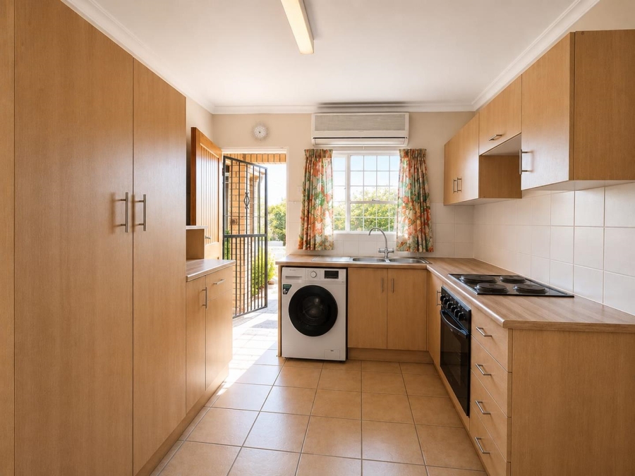 2 Bedroom Property for Sale in Langenhovenpark Free State